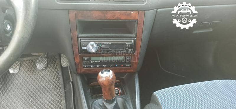 Volkswagen Bora V5 -  kompletan auto u delovima