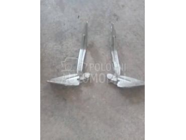 Makaze haube za Ford Focus od 1998. do 2004. god.