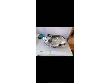 Far ksenon desni za Volkswagen Touran od 2007. do 2010. god.