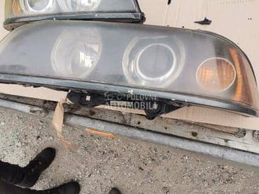 Farovi  ksenon za BMW 520 od 2002. do 2004. god.
