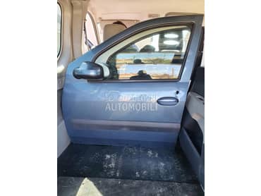 vrata prednja leva karavan za Dacia Logan od 2006. do 2013. god.