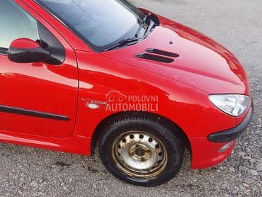 desno krilo crveno za Peugeot 206