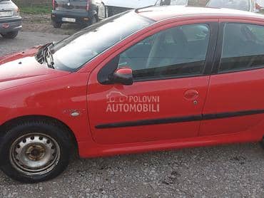 prednja leva vrata crvena za Peugeot 206