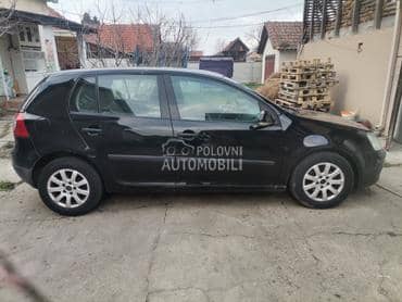 Volkswagen Golf 5 -  kompletan auto u delovima