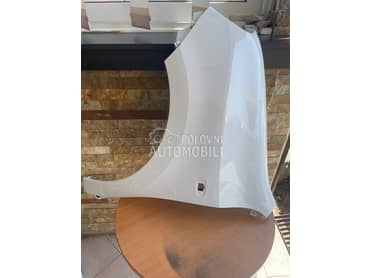 krilo levo orginalno kao novo za Renault Twingo od 2014. do 2021. god.