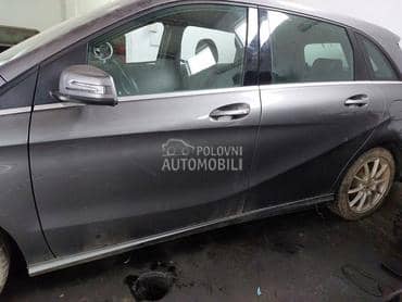 Retrovizor levi za Mercedes Benz B 180, B 200, B 220 ... od 2012. do 2019. god.