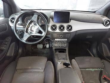 Instrument tabla za Mercedes Benz B 150, B 170, B 180 ... od 2012. do 2019. god.