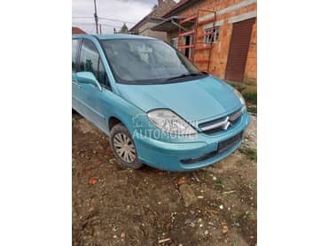 Prednji branik za Citroen C8
