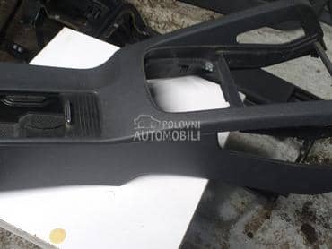 Polica za Volkswagen Golf 5