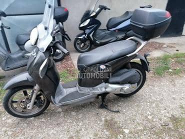 scarabeo 200 u delovima