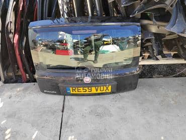 Gepek vrata crna za Fiat Panda od 2004. do 2011. god.