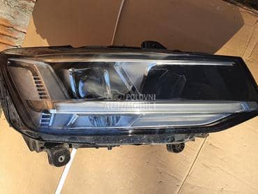 desni far led za Audi Q2