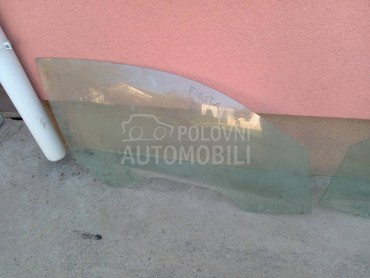 Desno staklo za Ford Fiesta od 2003. do 2008. god.