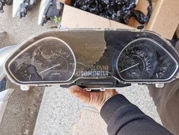 satovi tabla cajgeri za Peugeot 208