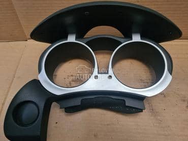 delovi enterijera razni za Nissan Juke od 2010. do 2018. god.