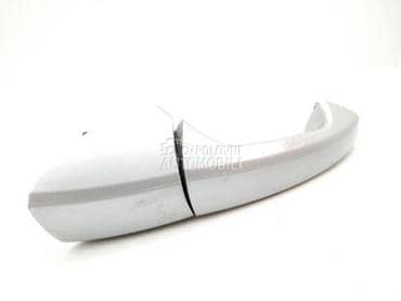 Prednja desna kvaka za Mercedes Benz B 150, B 170, B 180 ... od 2011. do 2019. god.