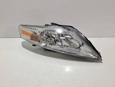 Desni far za Ford Mondeo od 2007. do 2014. god.