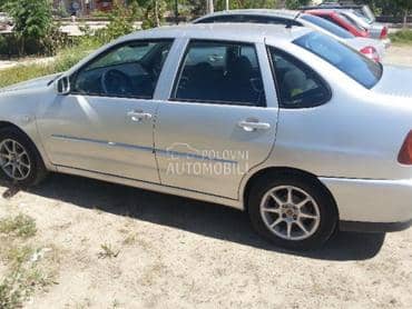 Volkswagen Polo -  kompletan auto u delovima