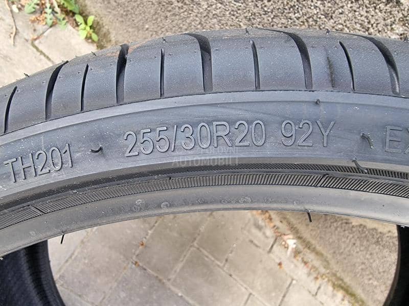 Triangle 255/30 R20 Letnja