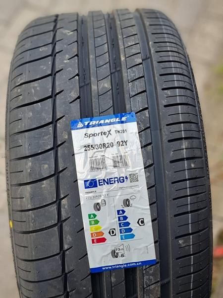 Triangle 255/30 R20 Letnja