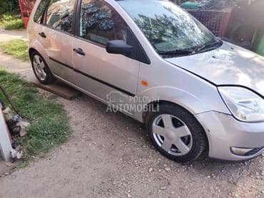 uspravne plastike na vratima za Ford Fiesta od 2002. do 2006. god.