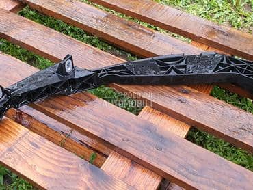 desni nosač fara branika za Porsche Macan