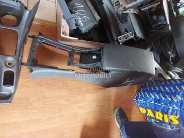 Centralna - središnja konzola za Peugeot 407