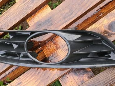 rešetka maglenke desna za Volkswagen Passat B6