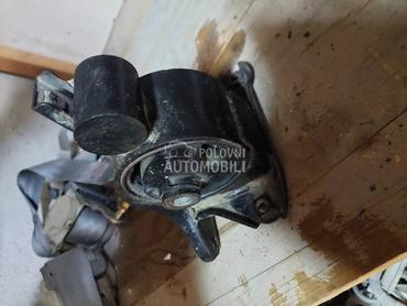 nosac motora levi za Hyundai Elantra