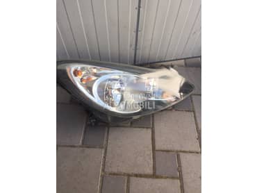 Desni far za Opel Corsa D