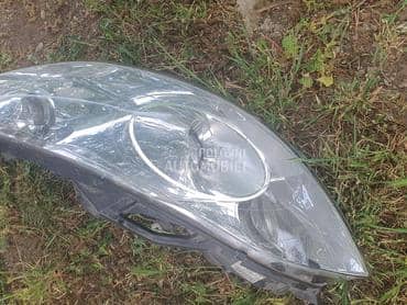 levi far xenon za Peugeot 407