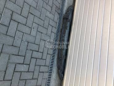 Sundjer na sini branika za Audi A8 od 2017. do 2022. god.