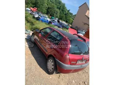 Renault Clio 1,9 dci -  kompletan auto u delovima