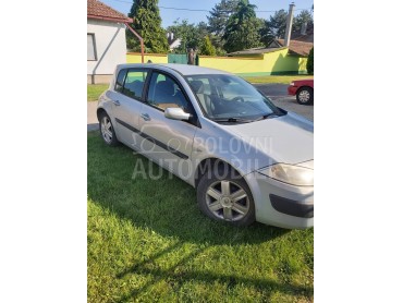 Renault Megane 2004. god. -  kompletan auto u delovima