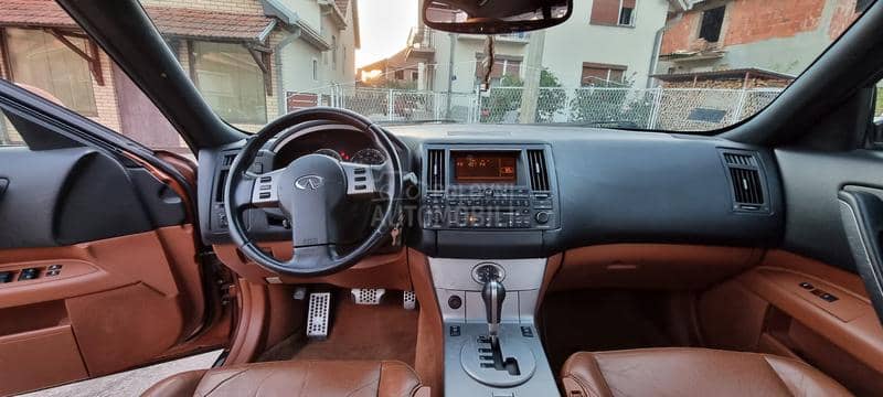 Infiniti FX35 AKRAPOVIC