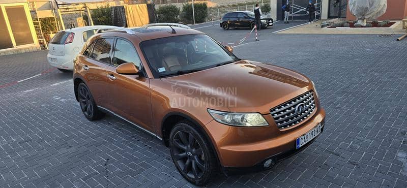 Infiniti FX35 AKRAPOVIC