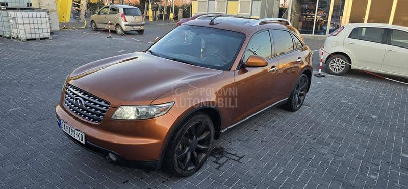 Infiniti FX35 AKRAPOVIC
