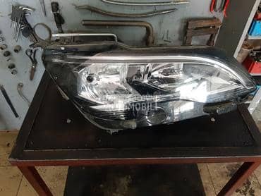 Far za Peugeot 3008