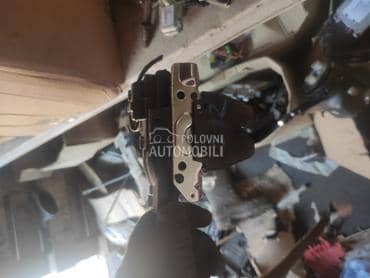 brava Gepek vrata za Mercedes Benz E Klasa od 2009. do 2015. god.