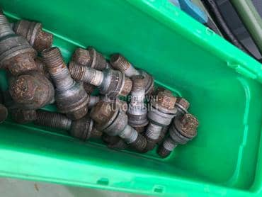 Srafovi za felne za Audi Q3