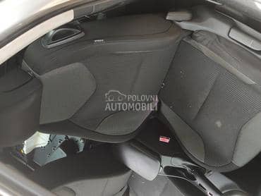 Enterijer 308 za Peugeot 308 od 2008. do 2012. god.