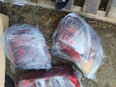 stop svetla za Dacia Sandero od 2015. do 2020. god.