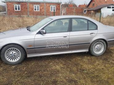 BMW 520 -  kompletan auto u delovima