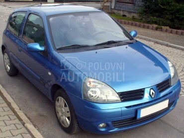 Renault Clio II 1.2i -  kompletan auto u delovima