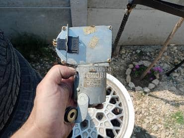 motor zadnjeg brisaca za Škoda Felicia