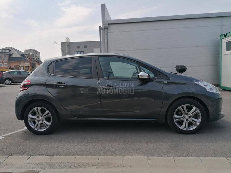 Peugeot 208 1.2 PureTech Style