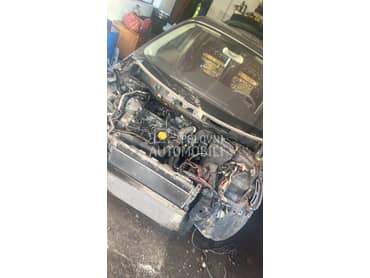 motor 1.9 dci 88kw za Renault Grand Scenic, Laguna, Megane ... od 2001. do 2006. god.