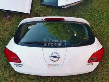 Gepek vrata Astra J Hečbek za Opel Astra J od 2009. do 2016. god.