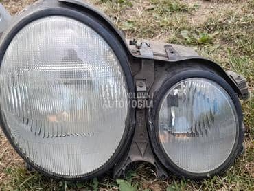 desni far za Mercedes Benz E Klasa od 1999. do 2002. god.