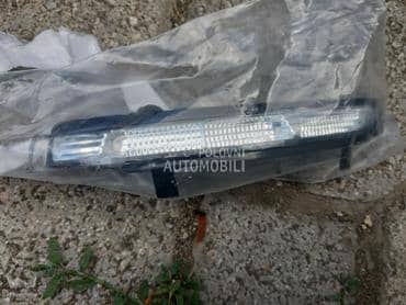 migavac u retrovizoru za Škoda Octavia